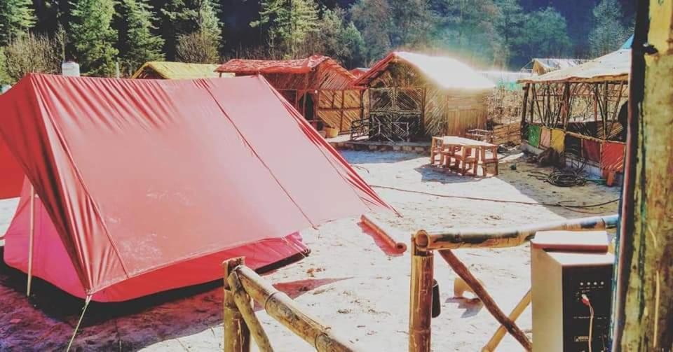 Stayhigh Camps & Cottages Касол Екстериор снимка