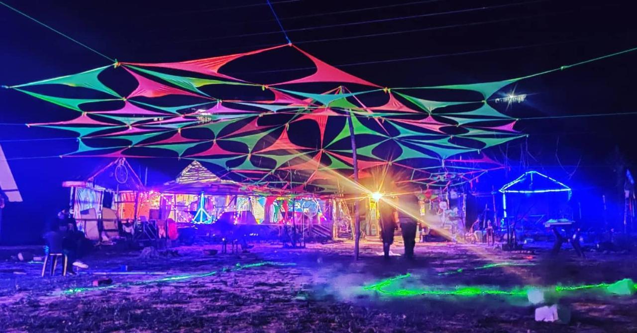 Stayhigh Camps & Cottages Касол Екстериор снимка