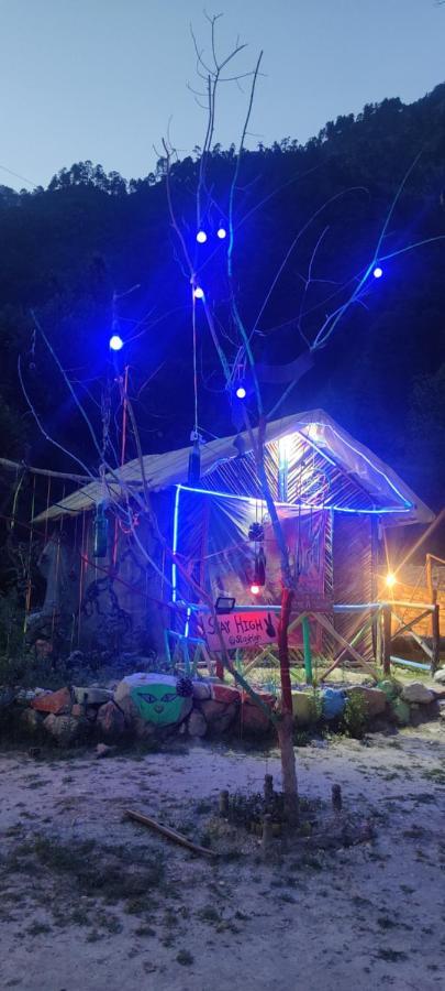 Stayhigh Camps & Cottages Касол Екстериор снимка