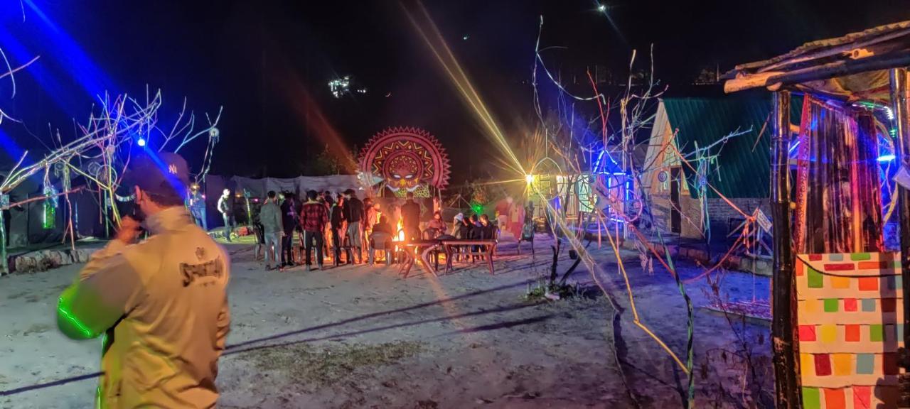 Stayhigh Camps & Cottages Касол Екстериор снимка