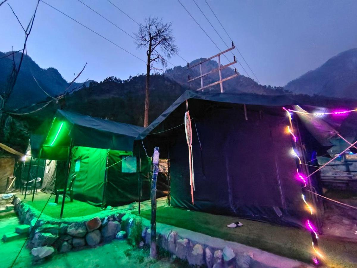 Stayhigh Camps & Cottages Касол Екстериор снимка