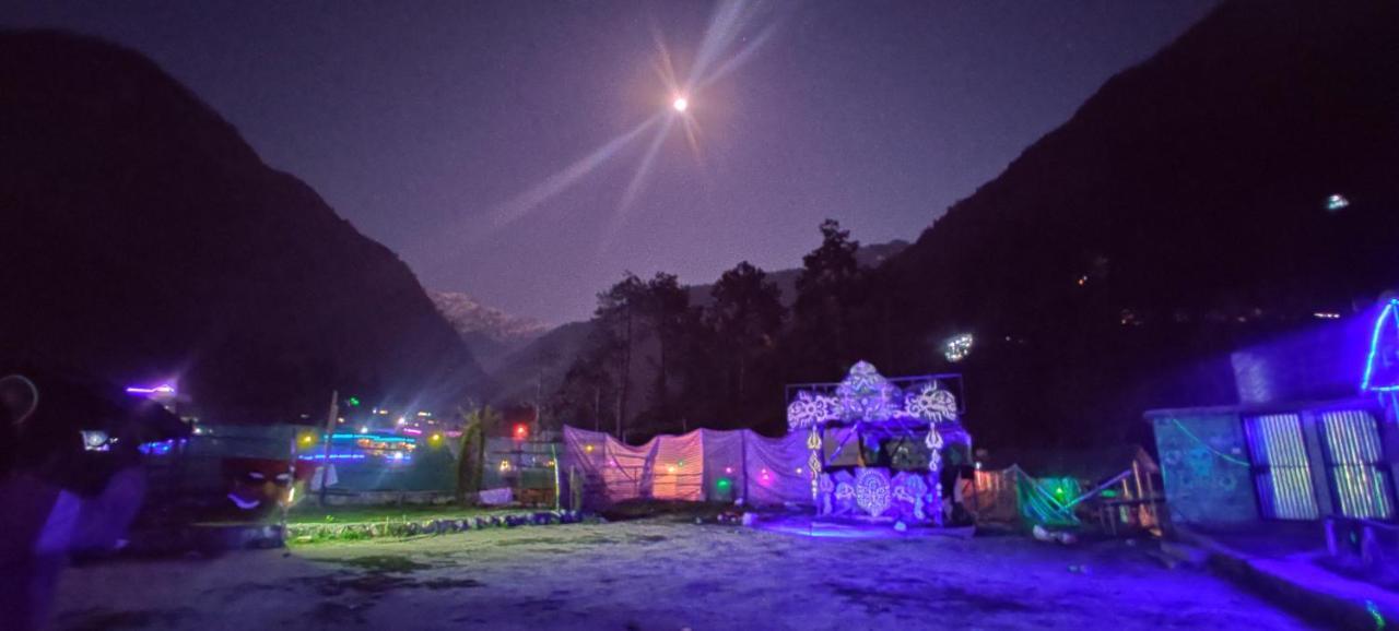 Stayhigh Camps & Cottages Касол Екстериор снимка